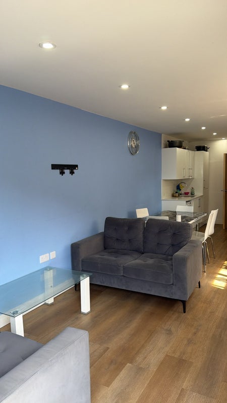 Room Barking Road in Greater London
