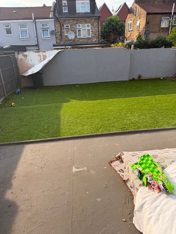 Room Barking Road in Greater London