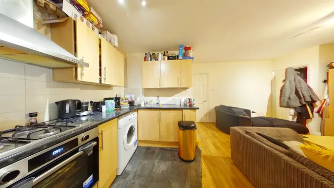 Flat Aberdeen Road in Greater London