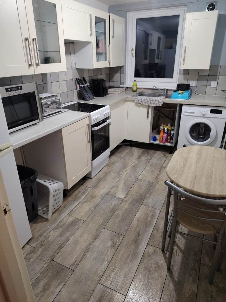 Flat West Pilton Park in City of Edinburgh
