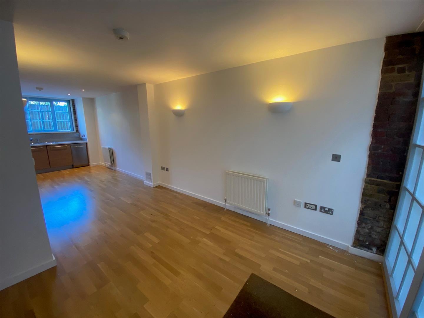 Flat Kidman Close in London