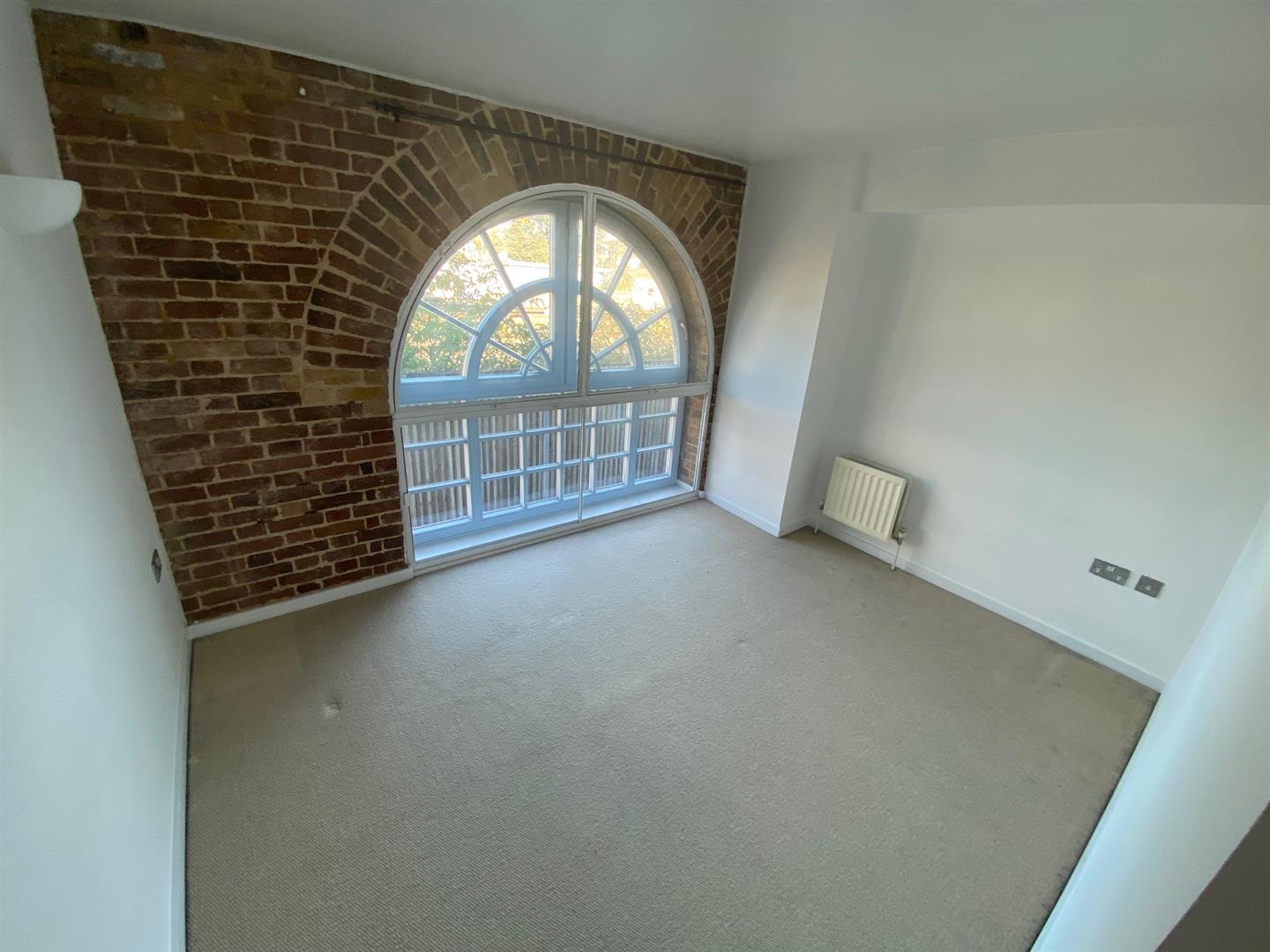 Flat Kidman Close in London