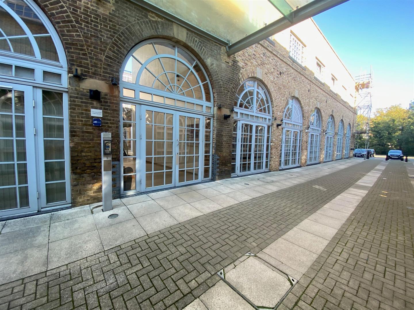 Flat Kidman Close in London