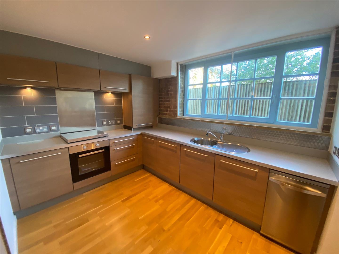 Flat Kidman Close in London