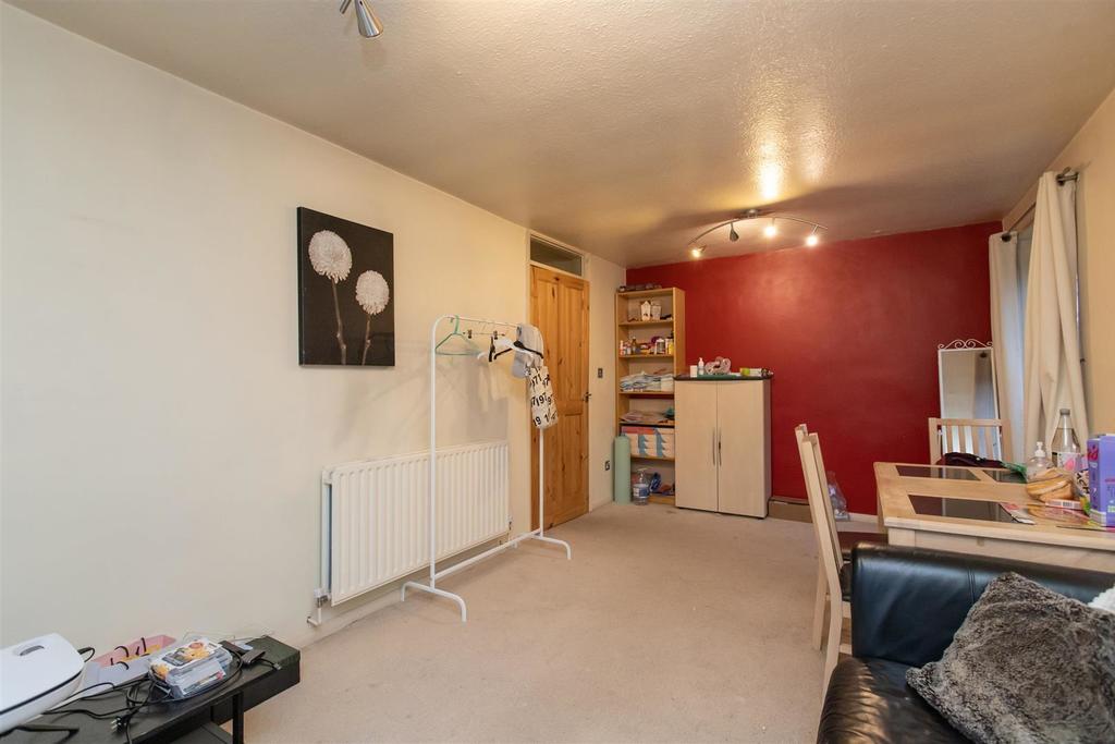 Flat Seymour Close in Birmingham