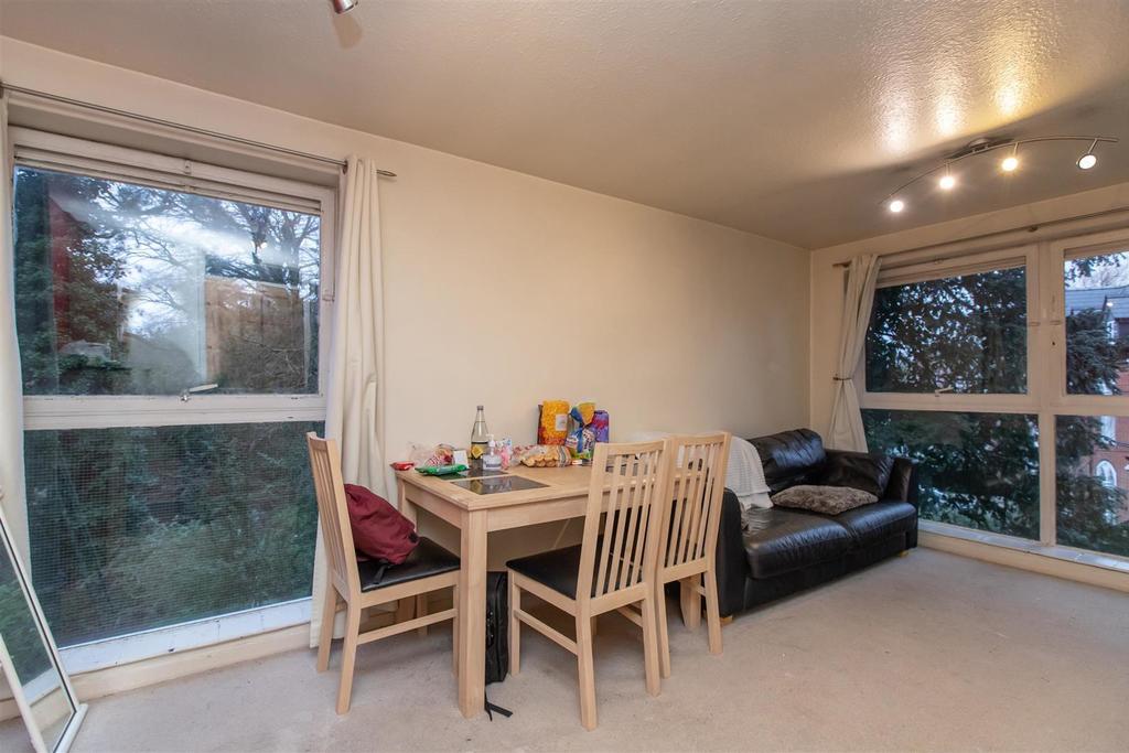 Flat Seymour Close in Birmingham