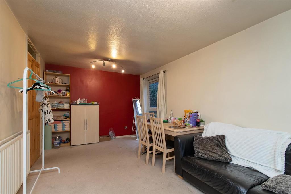 Flat Seymour Close in Birmingham