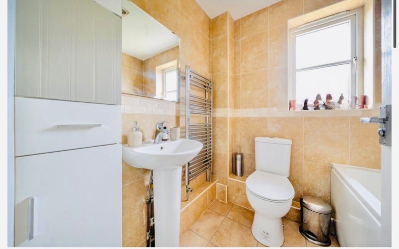House Dering Place in Greater London