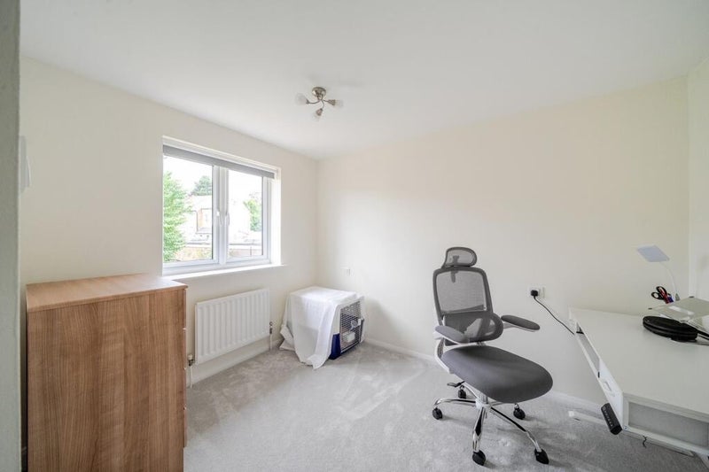 House Dering Place in Greater London
