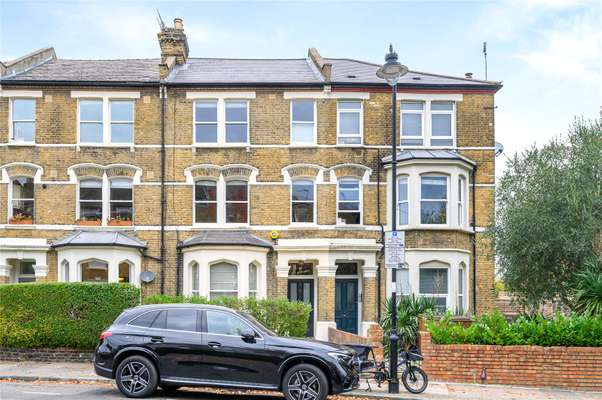 House Freegrove Road in Greater London