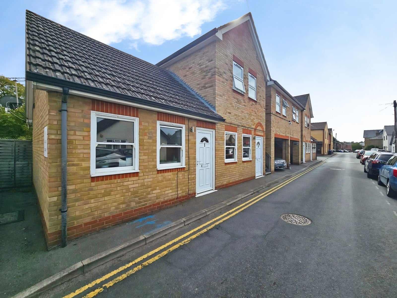Flat Rusham Road in Borough of Runnymede
