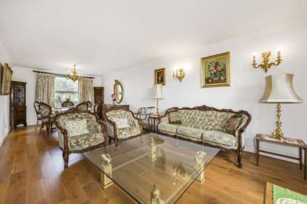 Flat Addison Road in Greater London