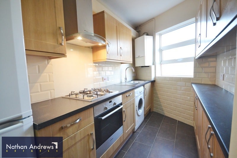Flat Barlby Road in Greater London