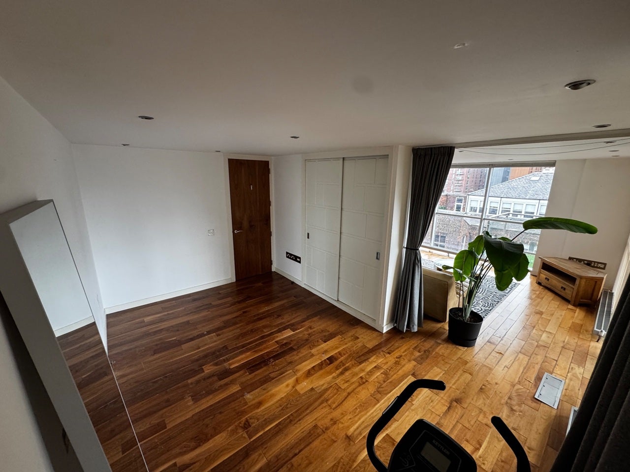 Flat Barlow's Croft in Salford