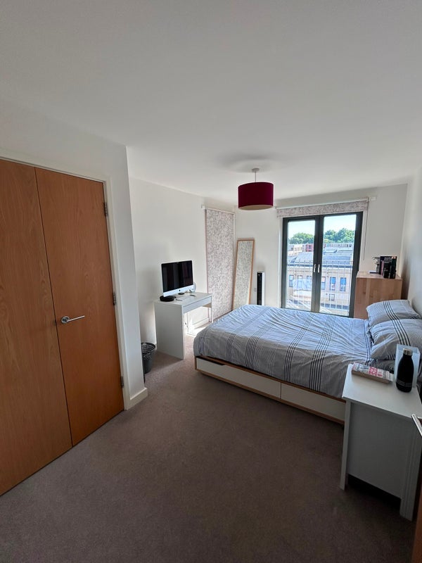 Flat Eleanor Road in Greater London