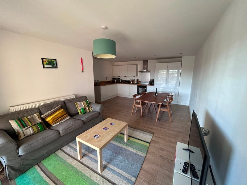 Flat Eleanor Road in Greater London