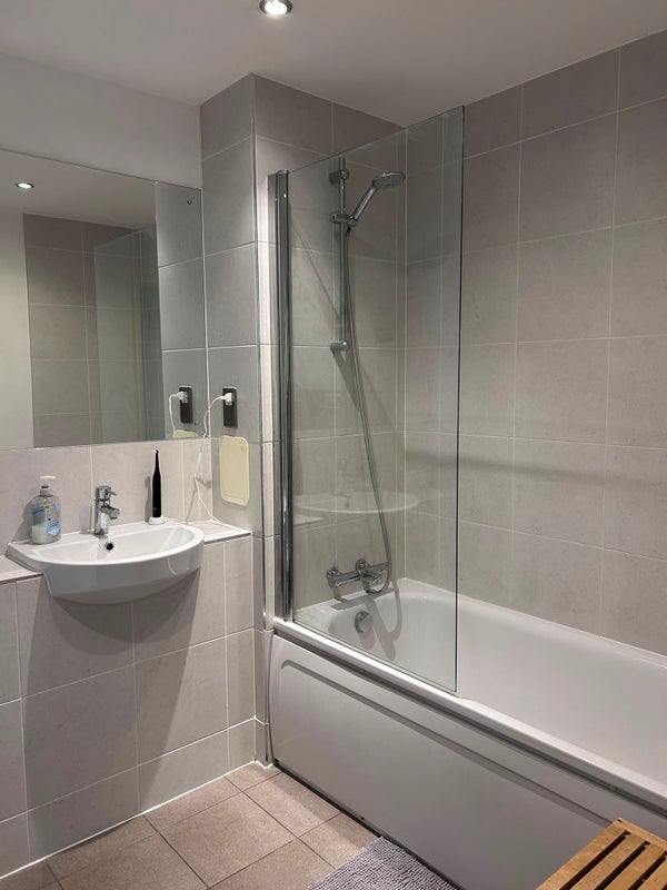 Flat Eleanor Road in Greater London