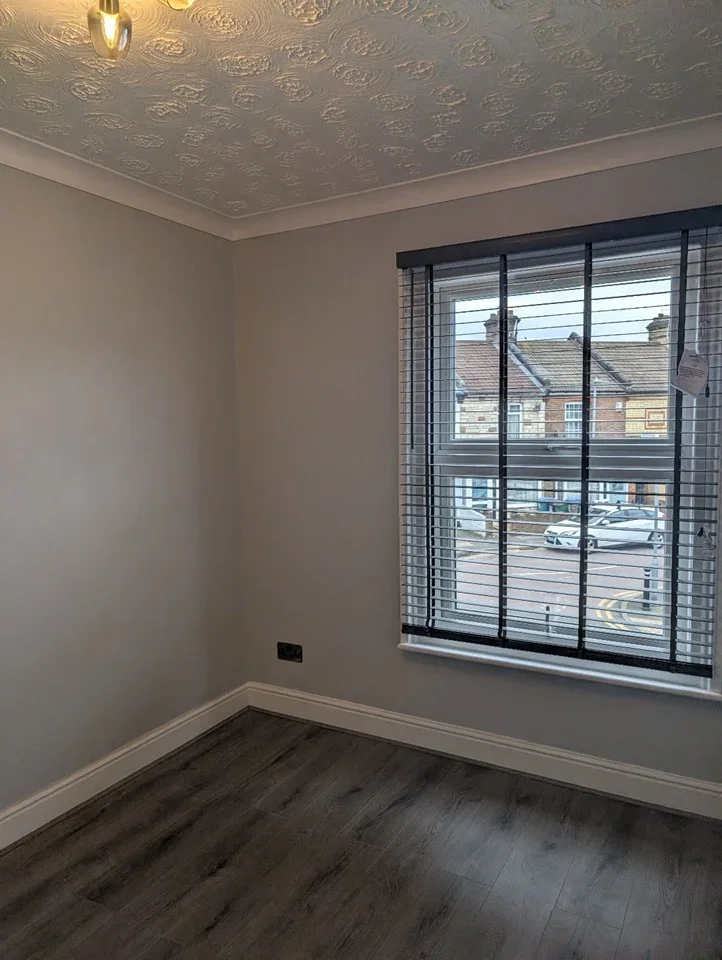 Flat Shakespeare Street in Watford