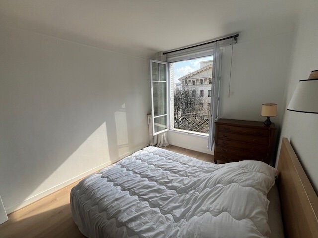 Flat Boulevard de Charonne in Paris