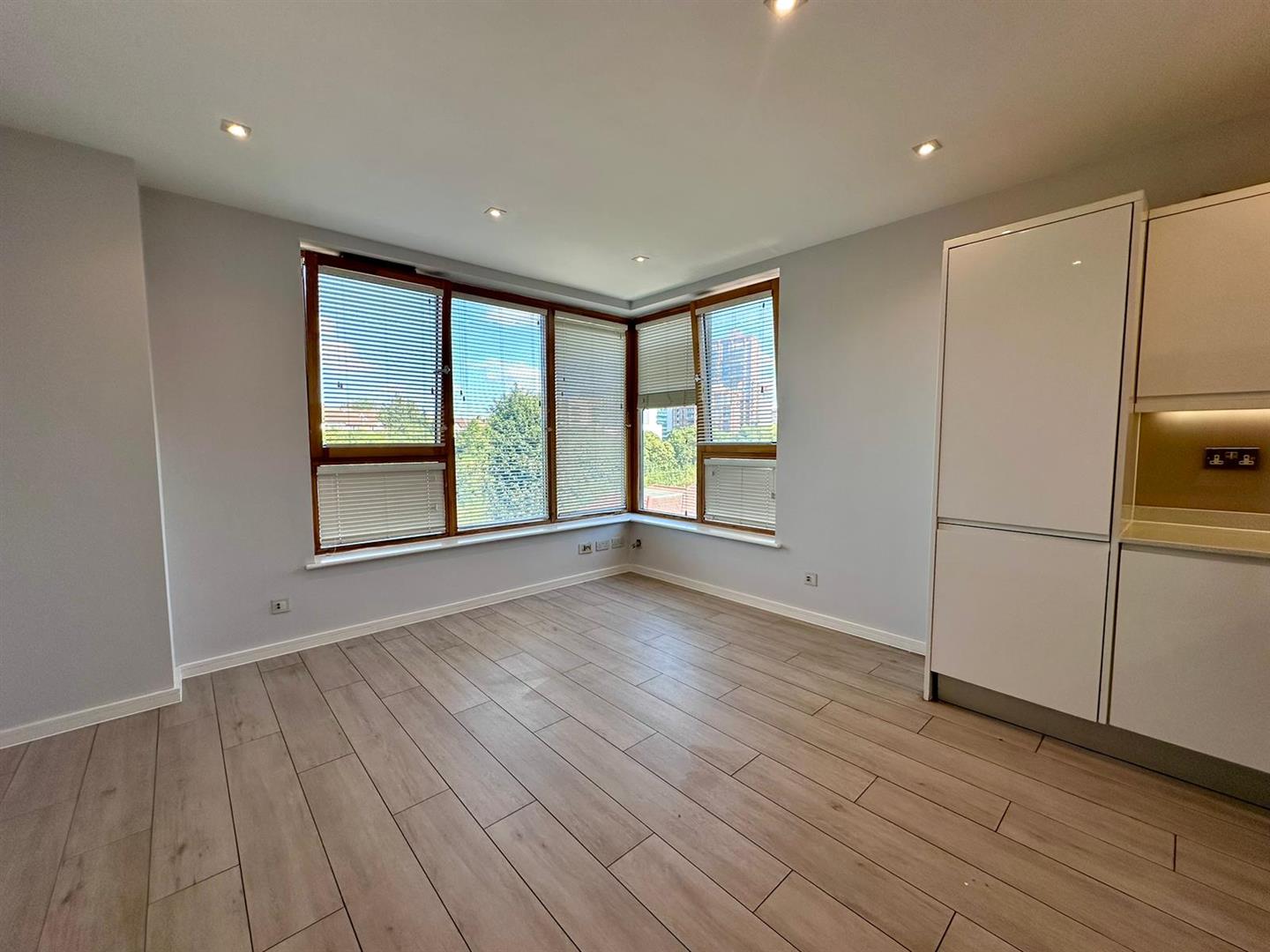 Flat High Road Wembley in Greater London