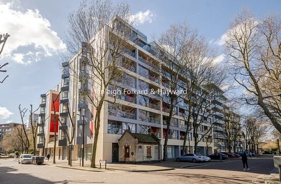 Flat Plough Way in Greater London