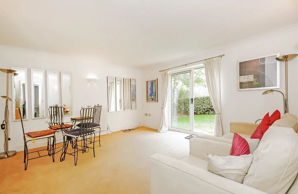 Flat Bewley Street in Greater London