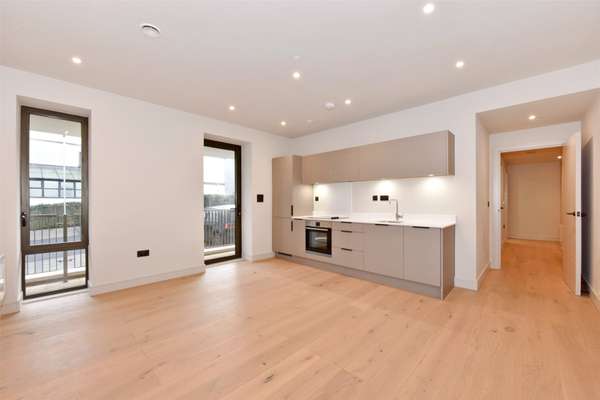 Flat Saint Georges Road in Cheltenham