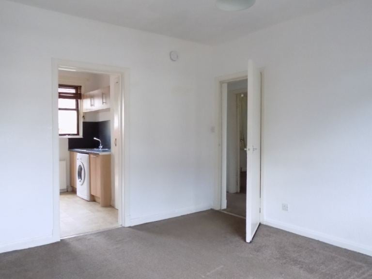 House Spalding Crescent in Dalkeith