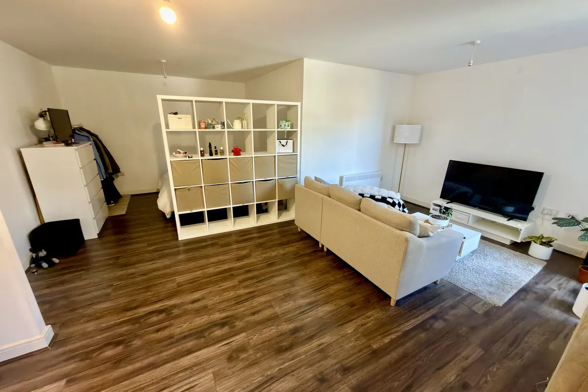 Flat Waterfront Way in Brierley Hill