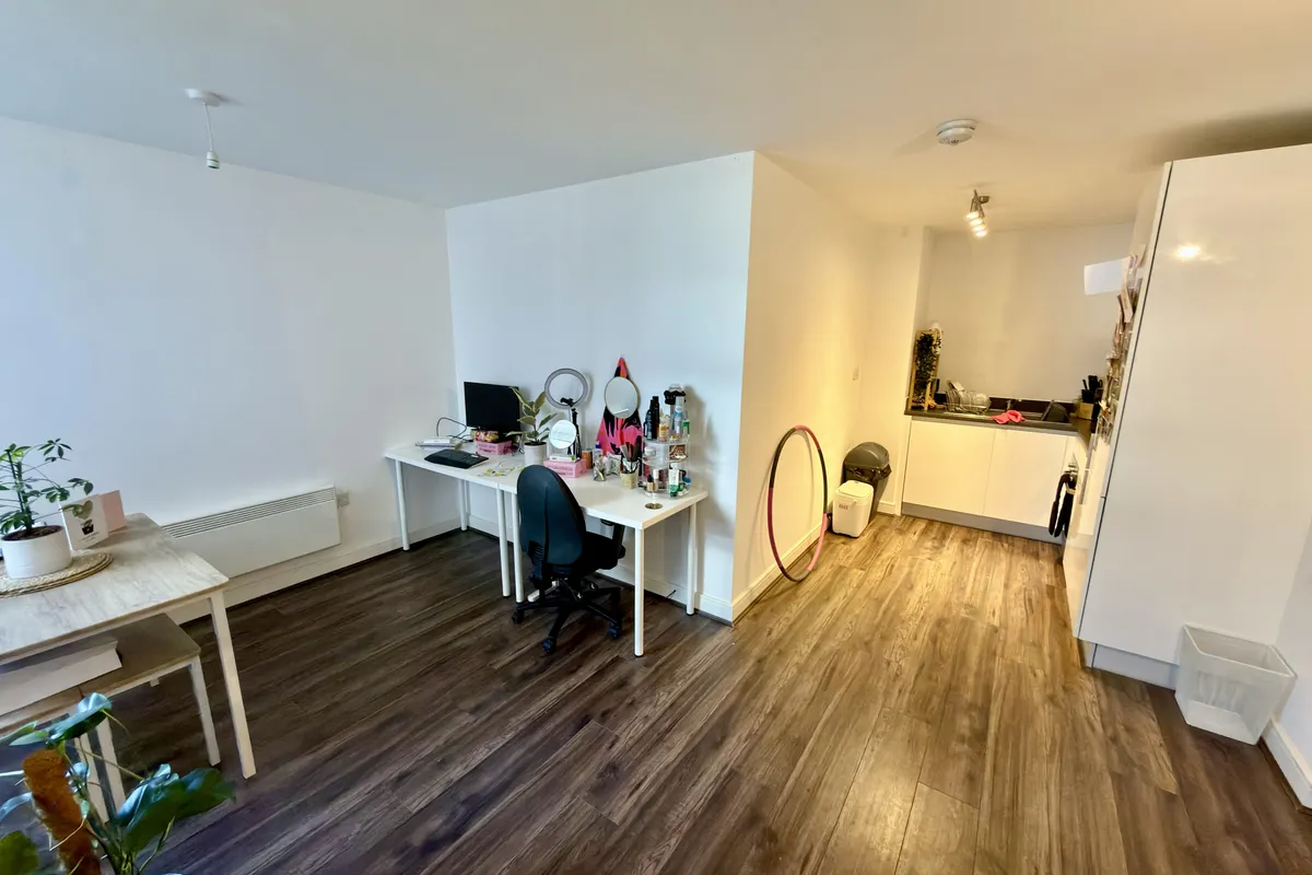 Flat Waterfront Way in Brierley Hill