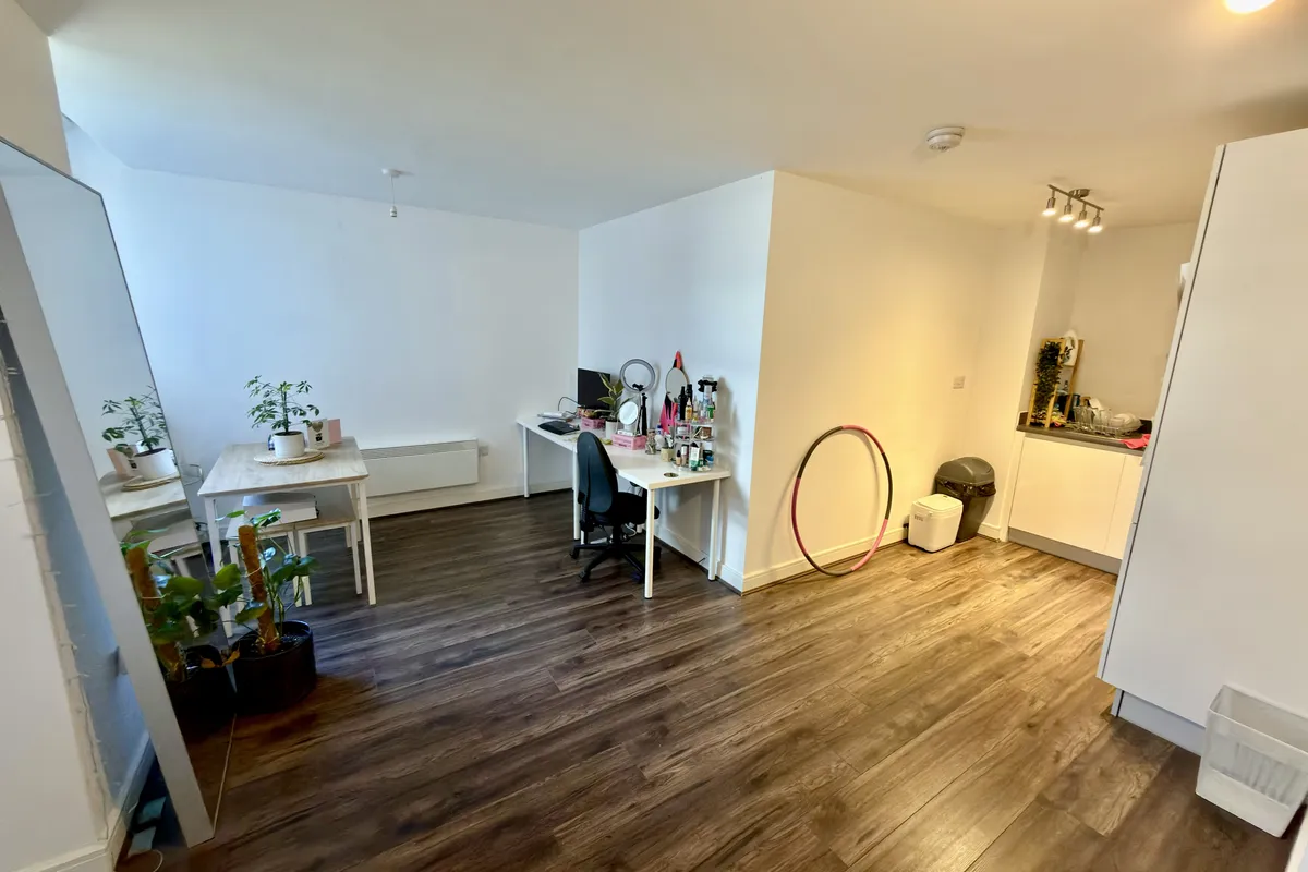 Flat Waterfront Way in Brierley Hill
