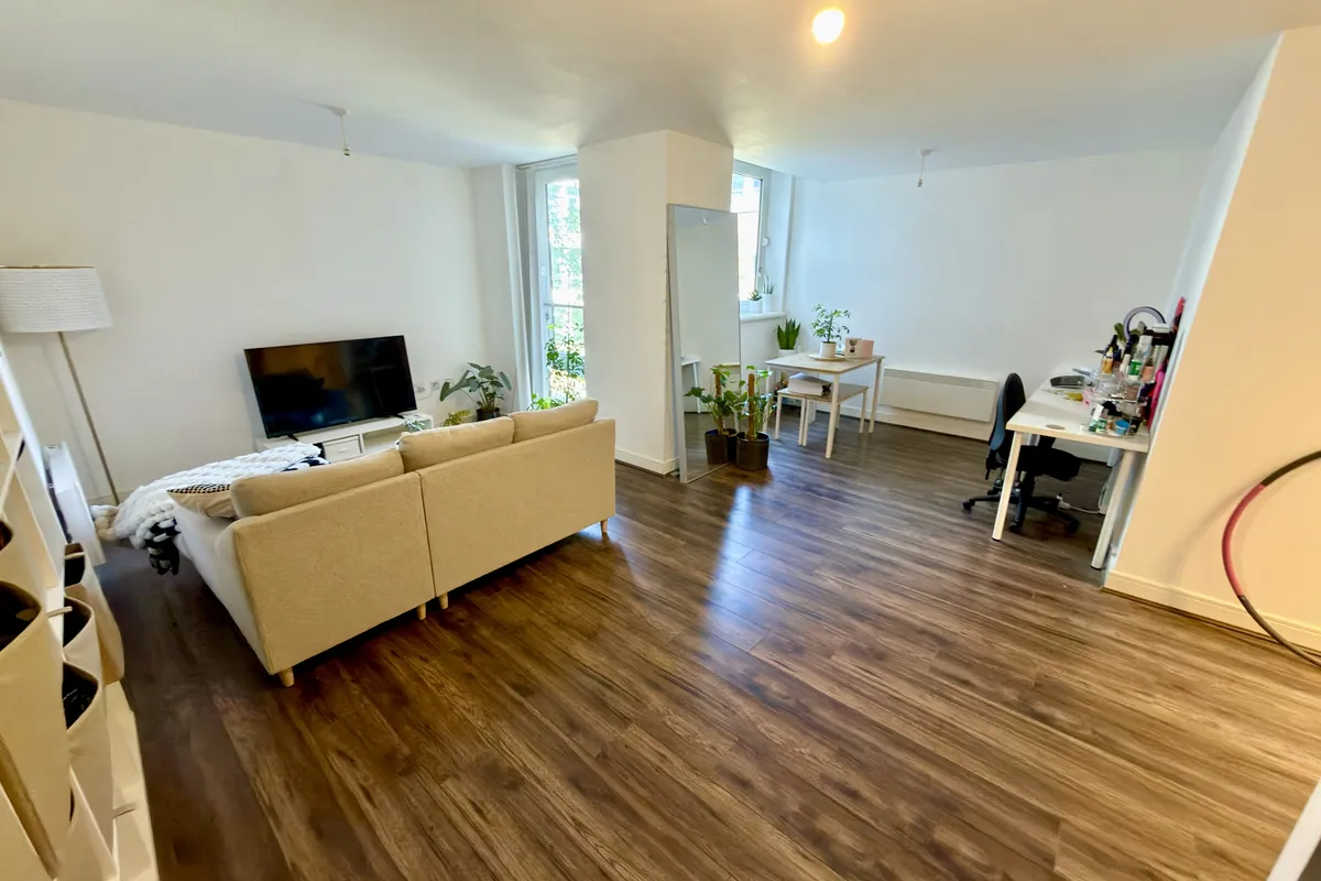 Flat Waterfront Way in Brierley Hill