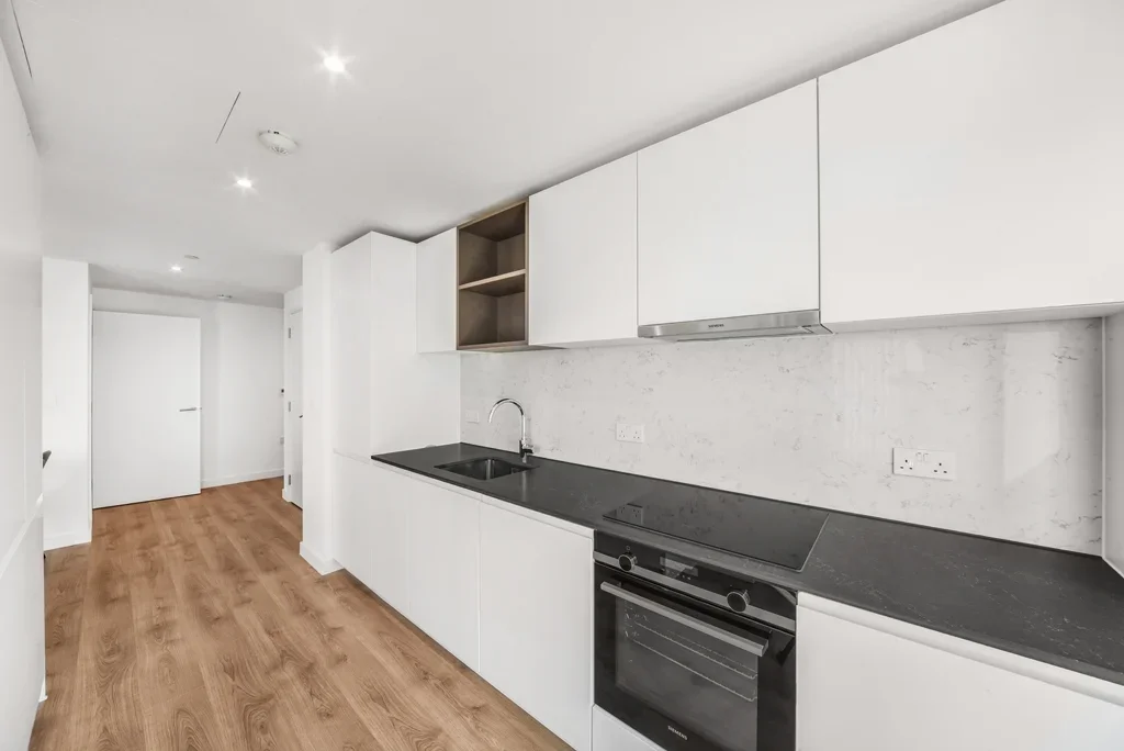 Flat Lord Amory Way in Greater London