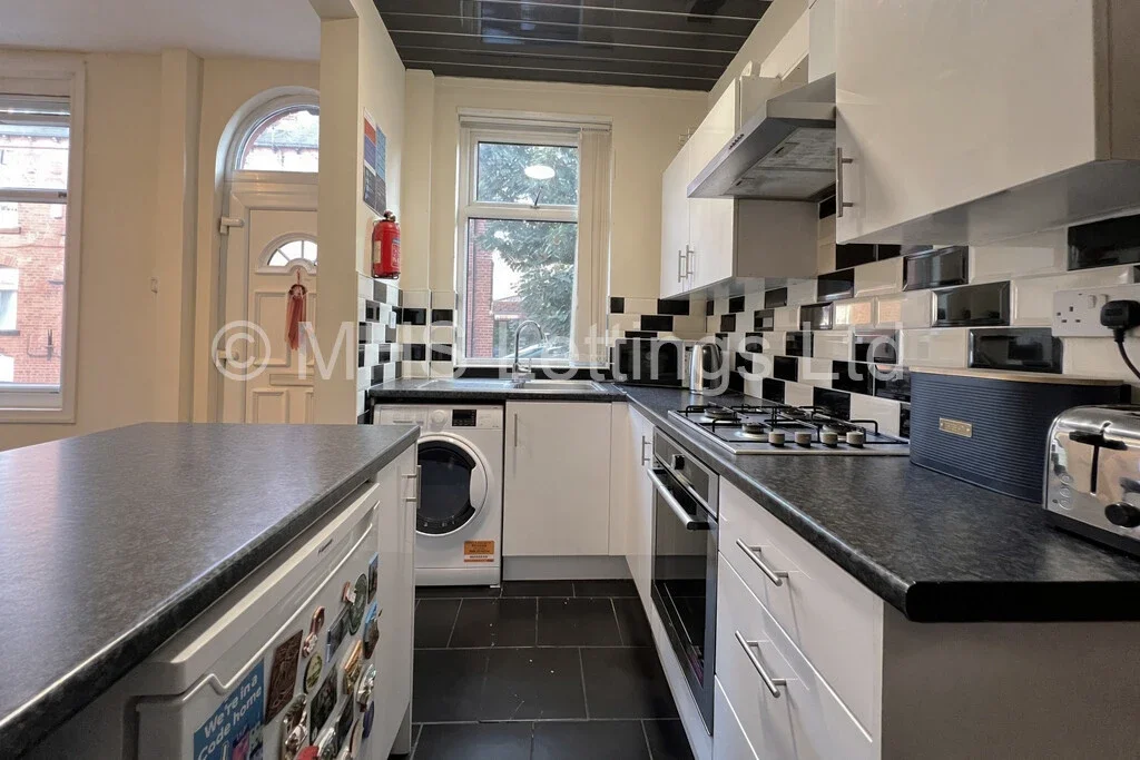 Flat Branksome Place in Leeds