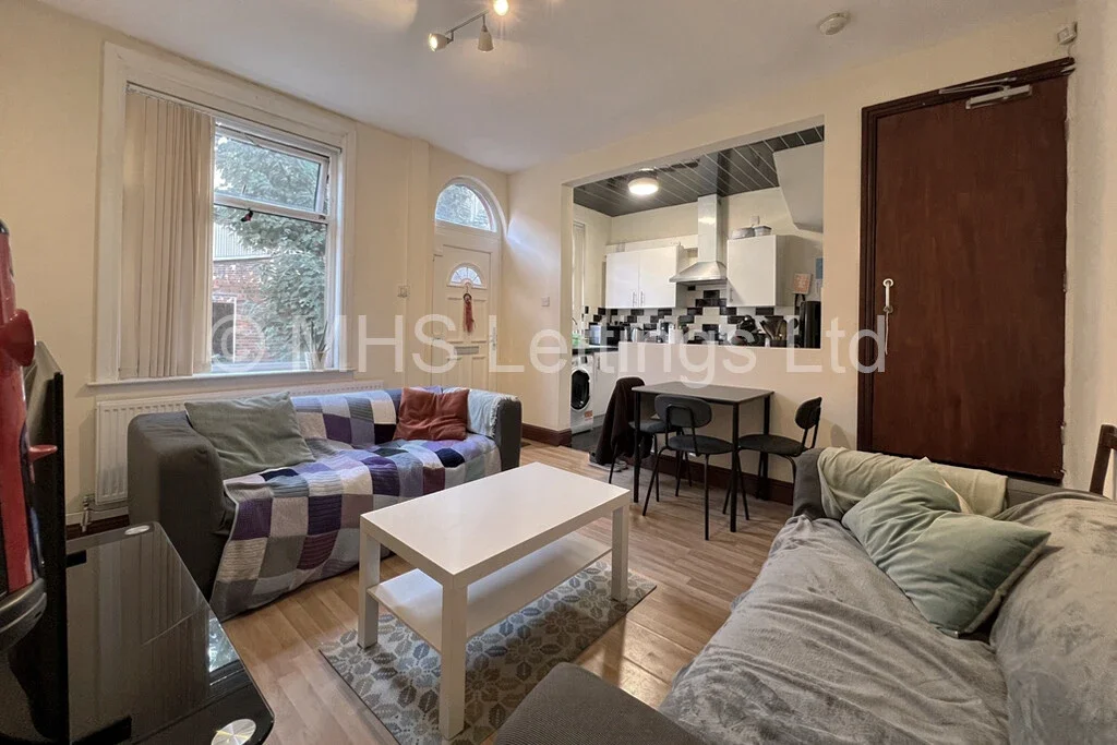 Flat Branksome Place in Leeds