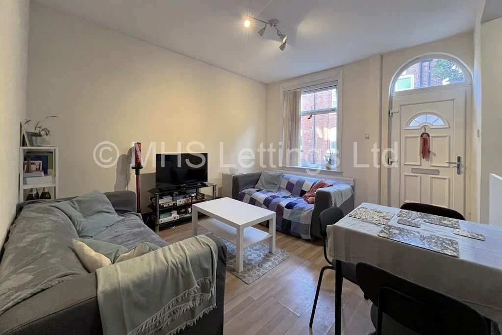 Flat Branksome Place in Leeds