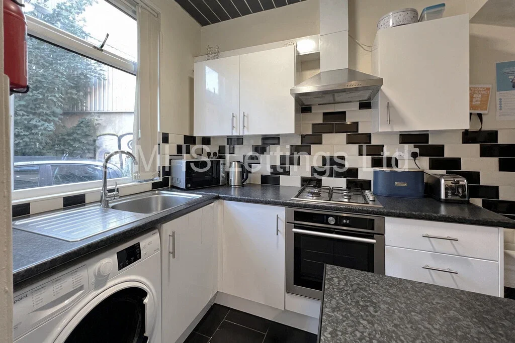 Flat Branksome Place in Leeds
