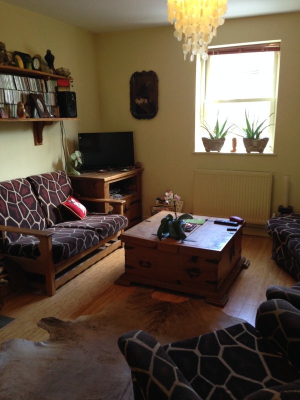 Room Lower Cheltenham Place in Bristol