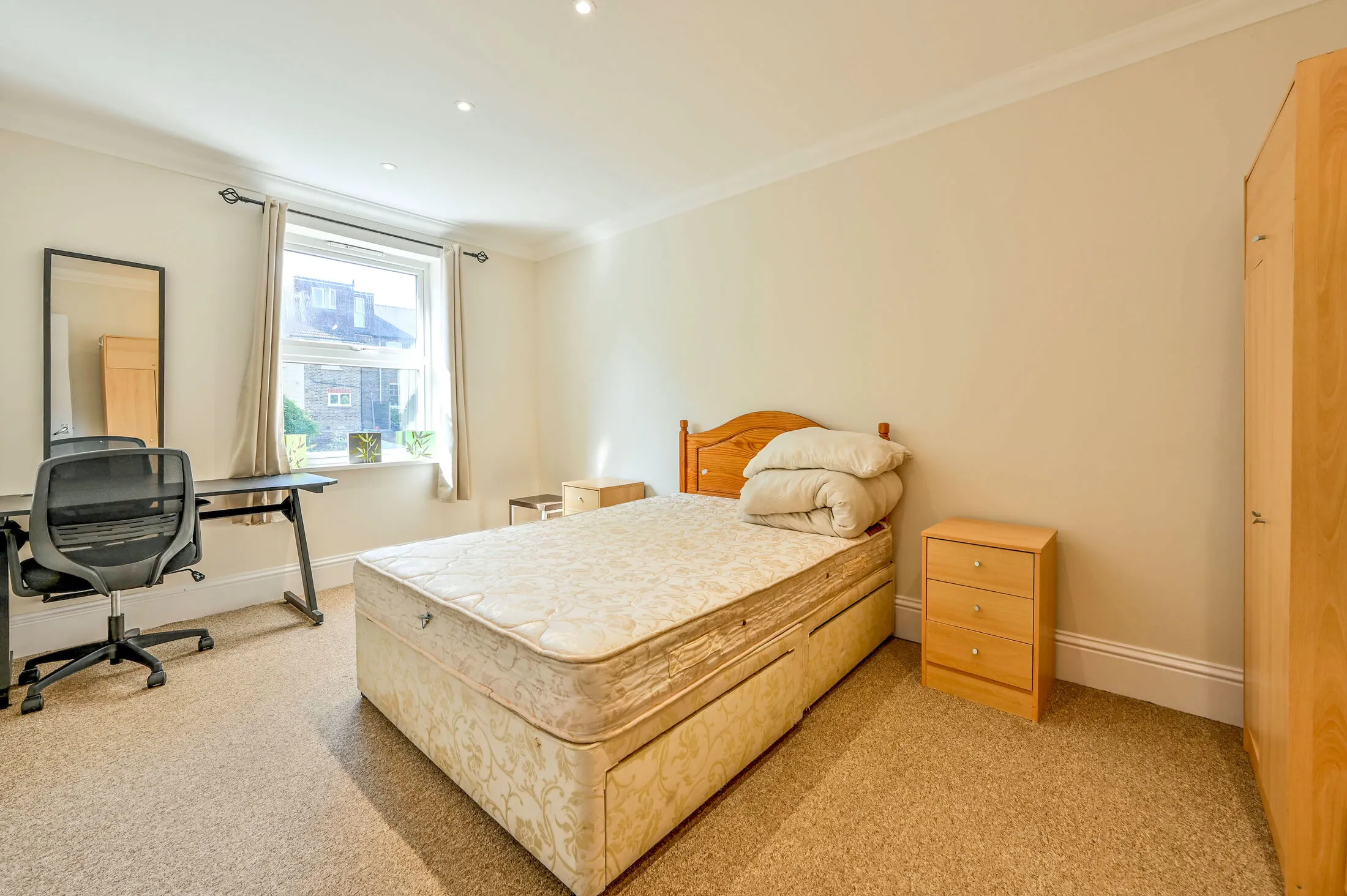 Flat Farnham Road in Guildford