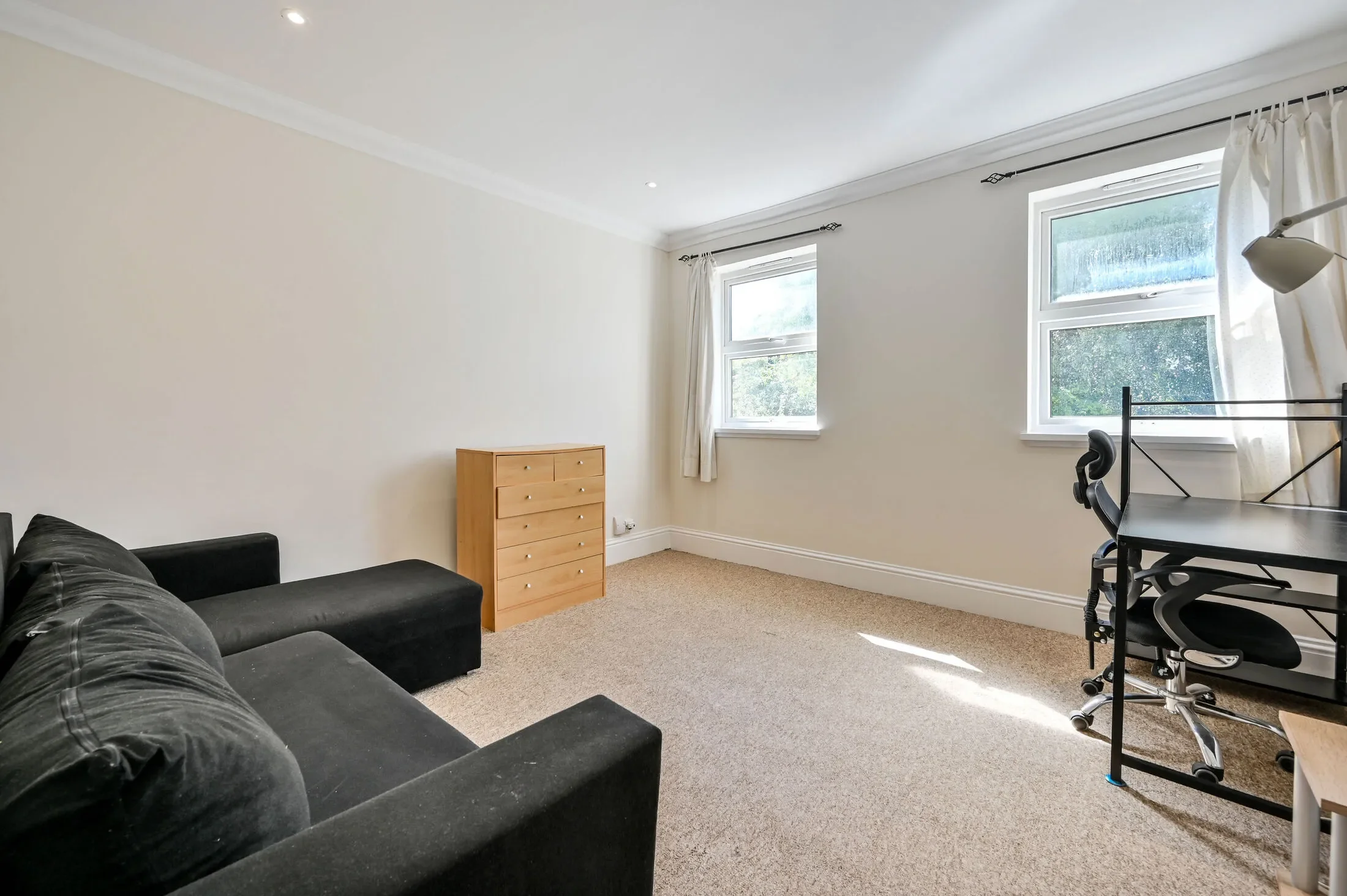 Flat Farnham Road in Guildford