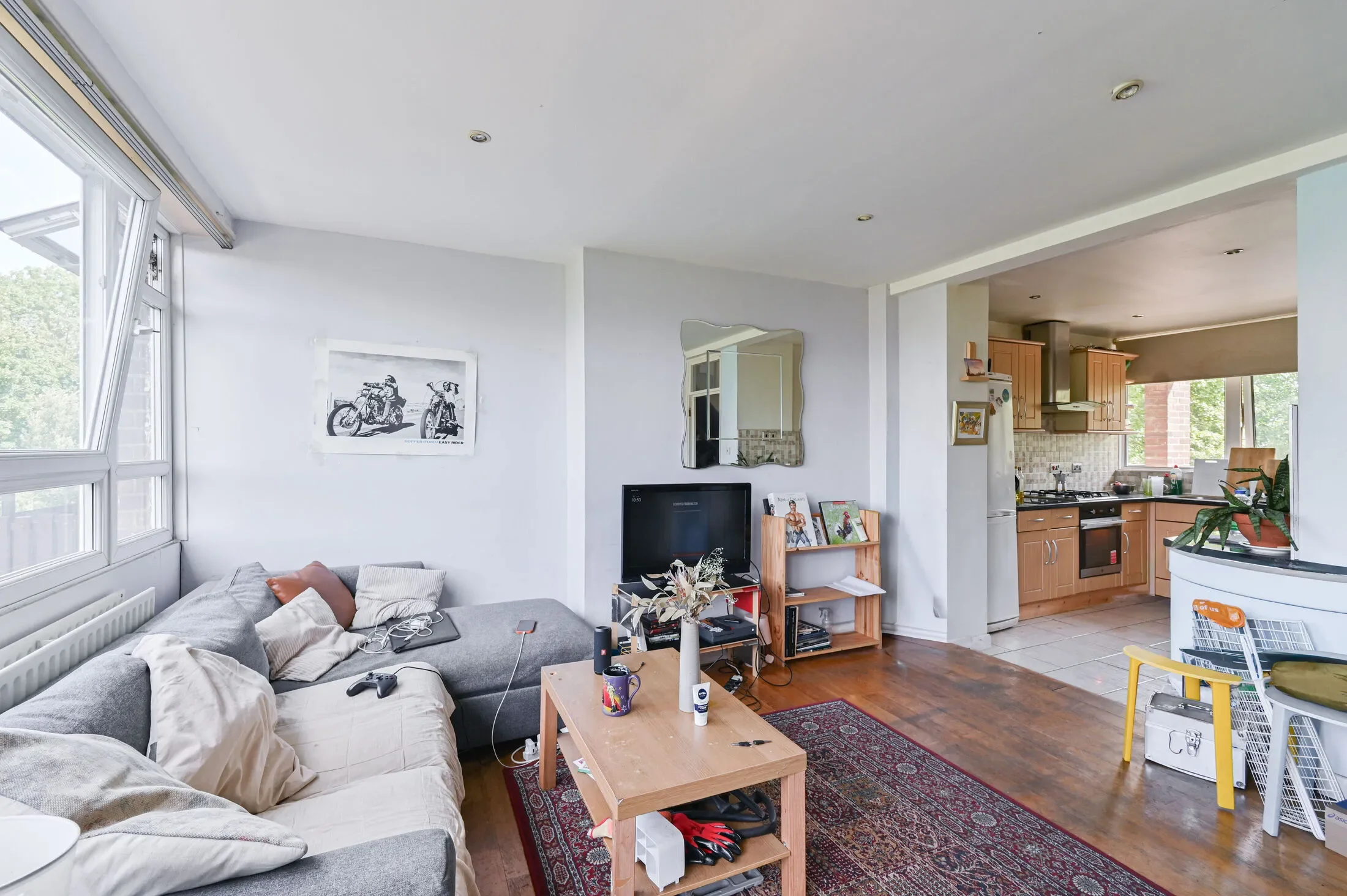Flat Hawkshaw Close in Greater London