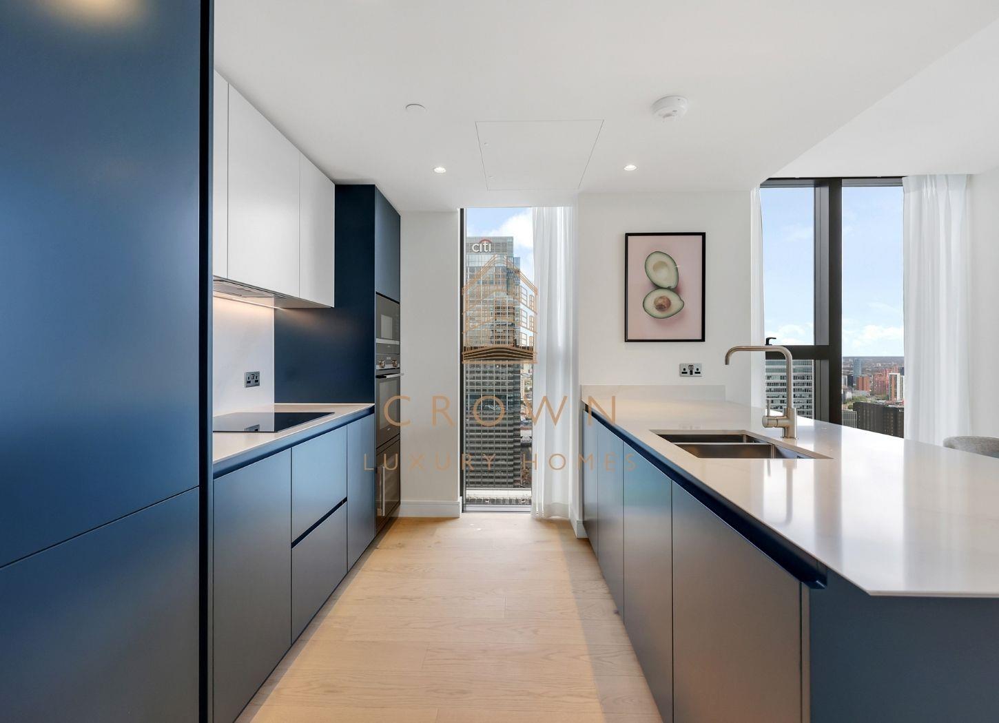 Flat South Quay Square in Greater London