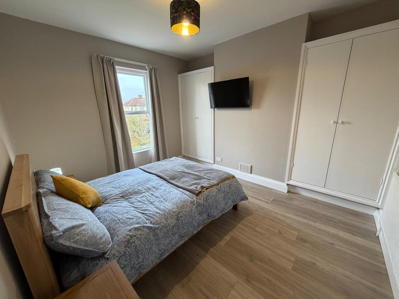 Room Boston Road in Greater London