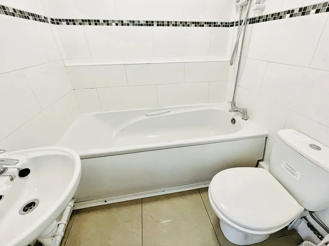 Flat Heol Isaf in Brynmawr