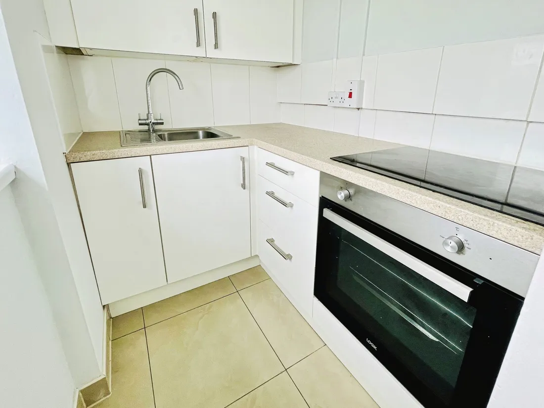 Flat Heol Isaf in Brynmawr