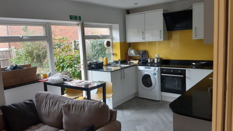 Room Hobtoe Road in Harlow