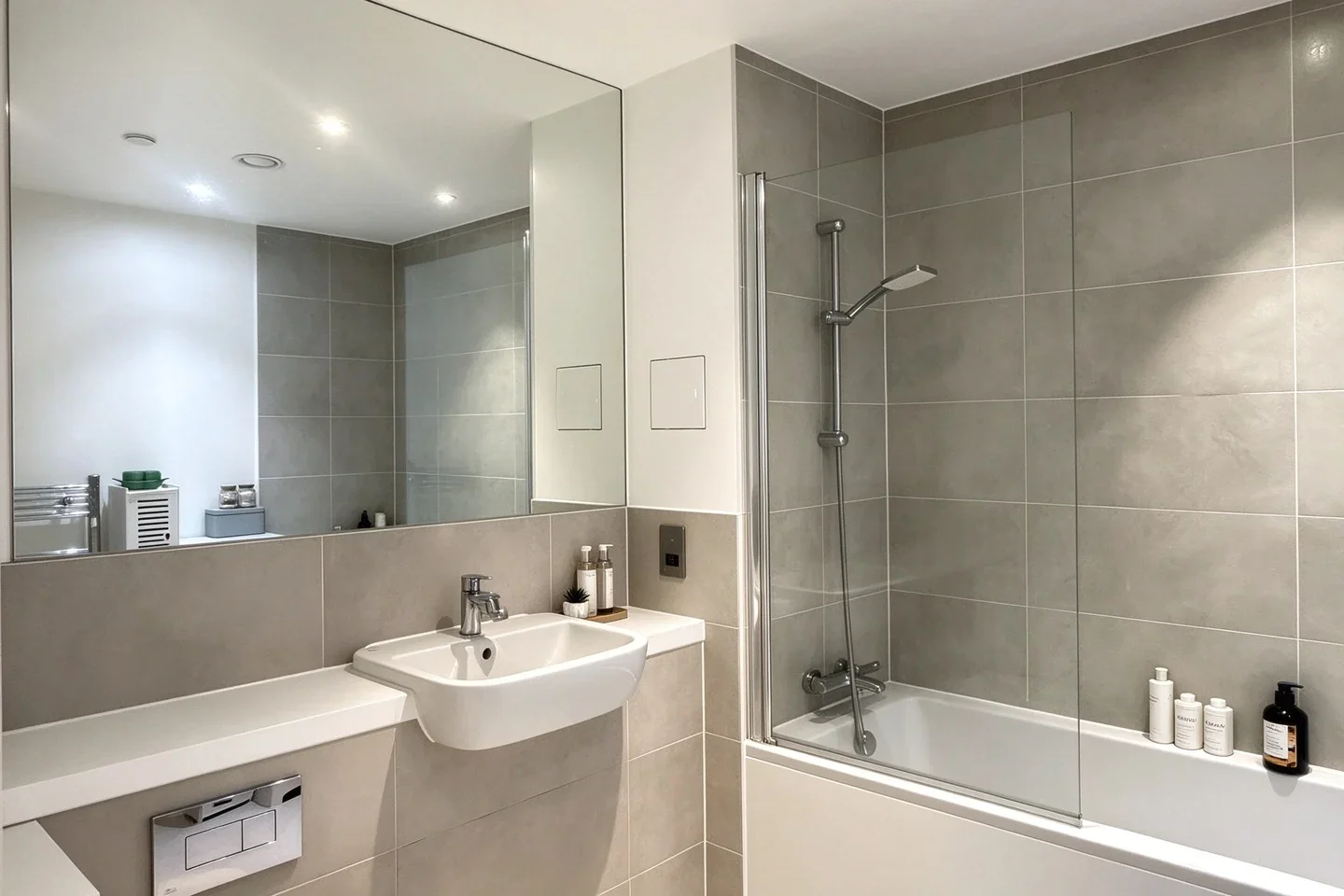 Flat Town Place in Greater London