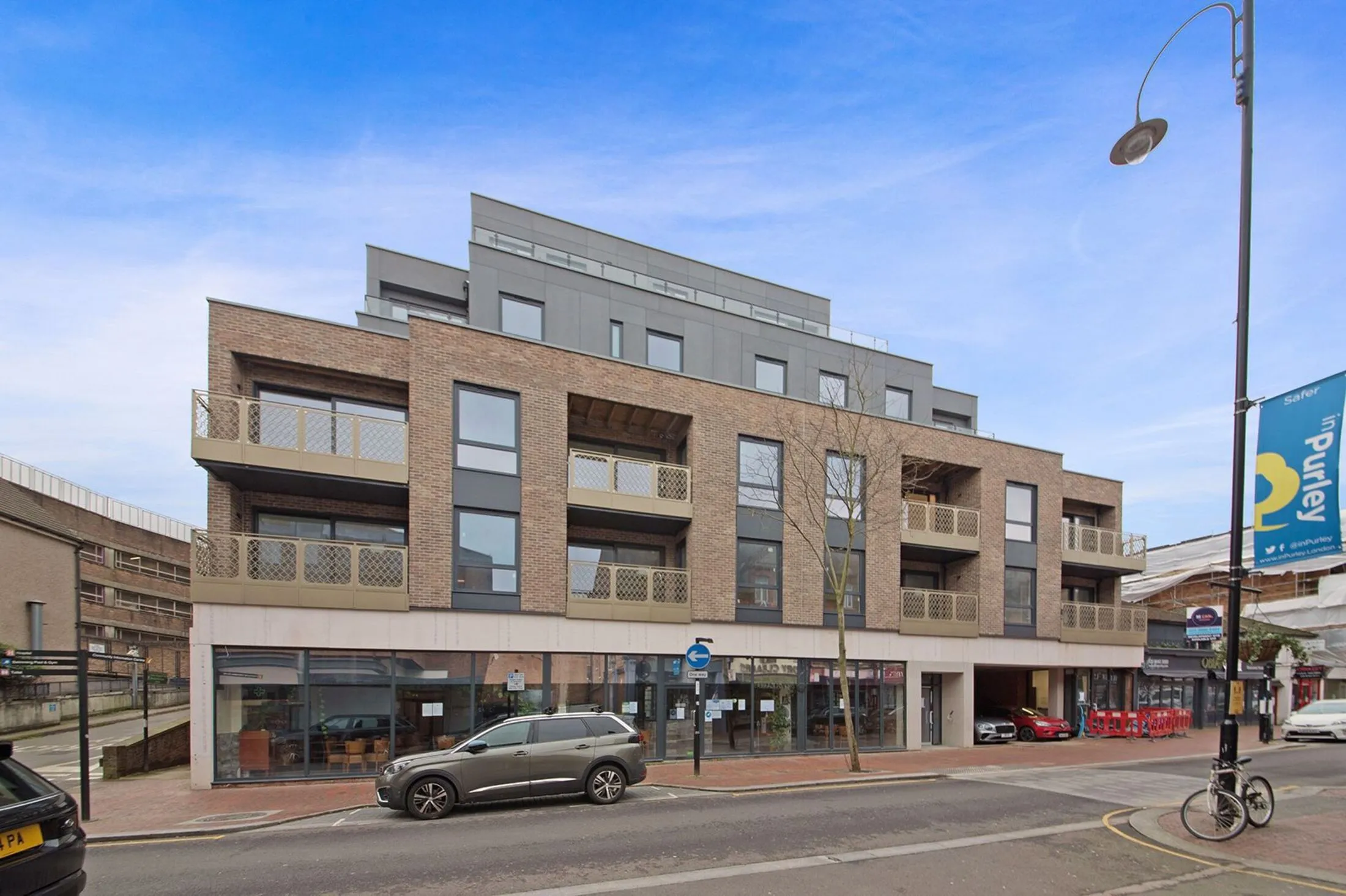 Flat High Street in Greater London