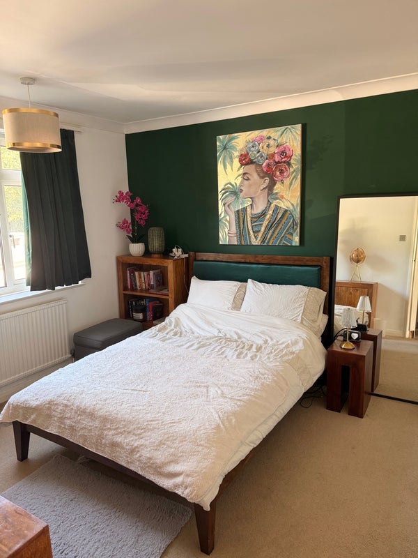 Room The Avenue in Poole
