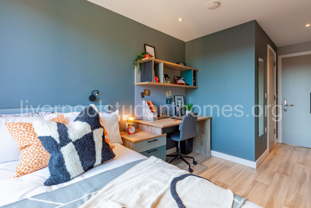 Room Shaw Street in Liverpool